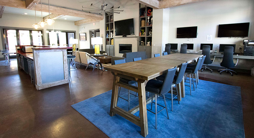 Academic lounge with multiple work stations